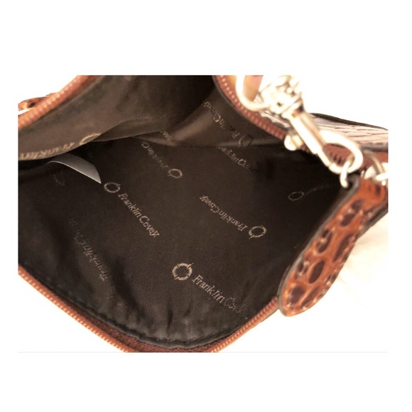 FRANKLIN COVEY. Croc Brown Wristlet. - Picture 3 of 6